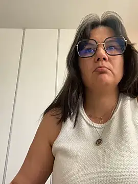 Snapshot of SWEETLILY18 chatting on 02-18-25, 02:38 SWEETLILY18 online show from 02-18-25, 02:38