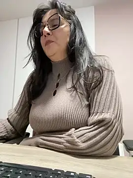 Snapshot of SWEETLILY18 chatting on 02-21-25, 11:11 SWEETLILY18 online show from 02-21-25, 11:11