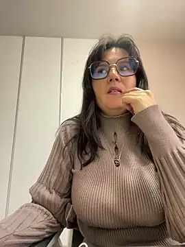 Snapshot of SWEETLILY18 chatting on 02-21-25, 02:16 SWEETLILY18 online show from 02-21-25, 02:16