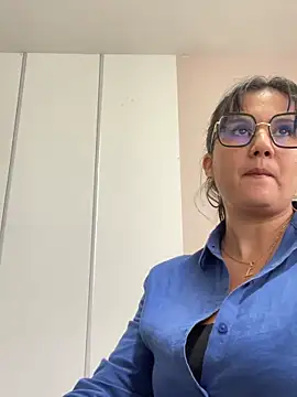 Snapshot of SWEETLILY18 chatting on 02-24-25, 05:53 SWEETLILY18 online show from 02-24-25, 05:53