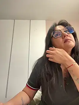 Snapshot of SWEETLILY18 chatting on 02-27-25, 02:32 SWEETLILY18 online show from 02-27-25, 02:32