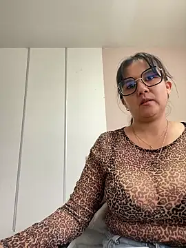 Snapshot of SWEETLILY18 chatting on 03-05-25, 02:45 SWEETLILY18 online show from 03-05-25, 02:45