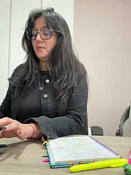 Snapshot of SWEETLILY18 chatting on 03-06-25, 04:07 SWEETLILY18 online show from 03-06-25, 04:07