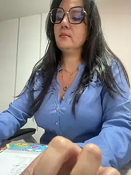 Snapshot of SWEETLILY18 chatting on 03-11-25, 11:23 SWEETLILY18 online show from 03-11-25, 11:23