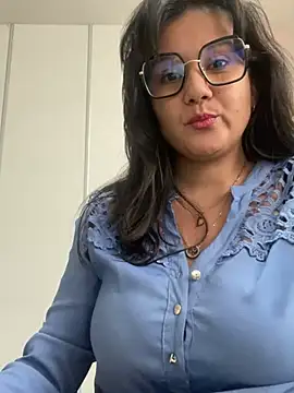 Snapshot of SWEETLILY18 chatting on 03-11-25, 02:51 SWEETLILY18 online show from 03-11-25, 02:51