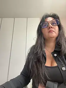 Snapshot of SWEETLILY18 chatting on 03-12-25, 02:34 SWEETLILY18 online show from 03-12-25, 02:34