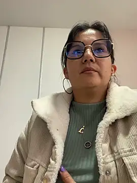 Snapshot of SWEETLILY18 chatting on 03-14-25, 03:03 SWEETLILY18 online show from 03-14-25, 03:03