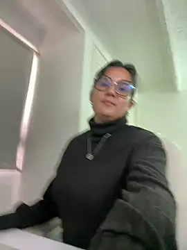 Snapshot of SWEETLILY18 chatting on 03-20-25, 09:35 SWEETLILY18 online show from 03-20-25, 09:35