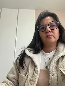 Snapshot of SWEETLILY18 chatting on 03-21-25, 02:29 SWEETLILY18 online show from 03-21-25, 02:29