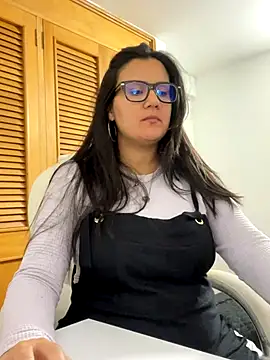 Snapshot of SWEETLILY18 chatting on 10-02-25, 09:44 SWEETLILY18 online show from 10-02-25, 09:44