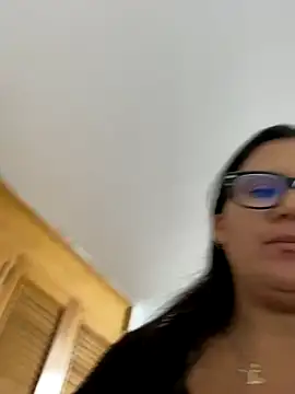 Snapshot of SWEETLILY18 chatting on 10-06-25, 10:40 SWEETLILY18 online show from 10-06-25, 10:40