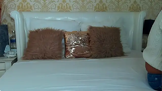 Snapshot of GiannaElliss chatting on 12-29-24, 04:48 GiannaElliss online show from 12-29-24, 04:48