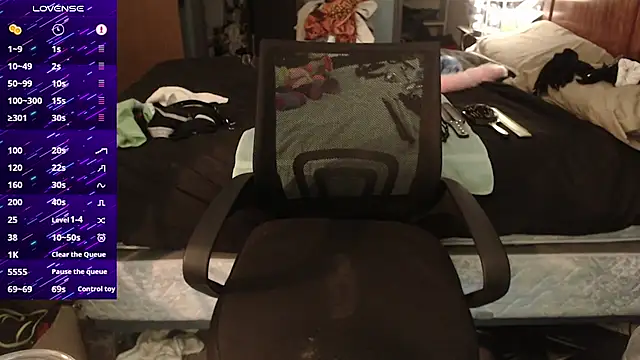 Snapshot of kinkywolf429 chatting on 09-28-25, 05:07 kinkywolf429 online show from 09-28-25, 05:07