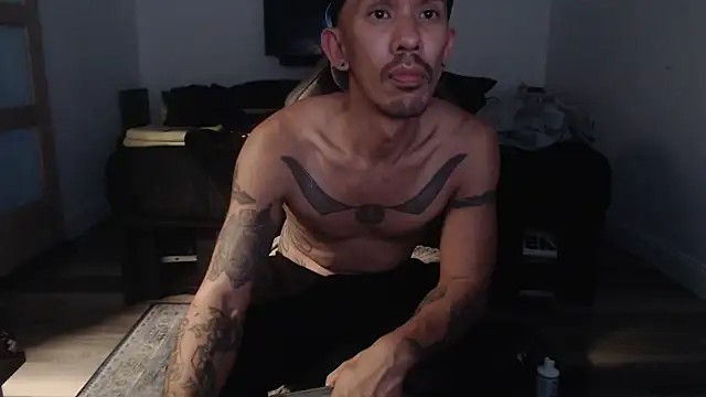 Snapshot of inc25cb@xh chatting on 12-13-25, 11:21 inc25cbxh online show from 12-13-25, 11:21