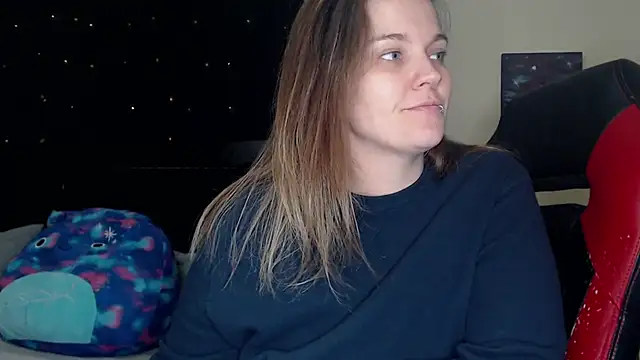 Snapshot of ToxicLilly chatting on 12-19-24, 11:39 ToxicLilly online show from 12-19-24, 11:39