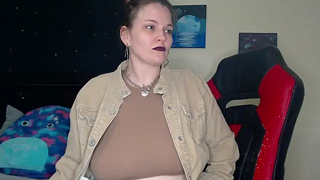 Snapshot of ToxicLilly chatting on 01-03-25, 12:30 ToxicLilly online show from 01-03-25, 12:30