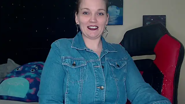 Snapshot of ToxicLilly chatting on 01-06-25, 11:51 ToxicLilly online show from 01-06-25, 11:51