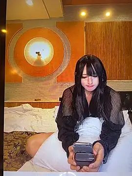 Snapshot of Chika-ch chatting on 10-15-25, 04:45 Chika-ch online show from 10-15-25, 04:45