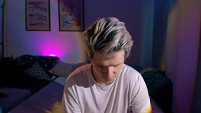 Breston Sweet online show from 09-18-25, 03:58