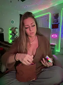 Snapshot of sage_love chatting on 12-29-24, 01:56 sage love online show from 12-29-24, 01:56