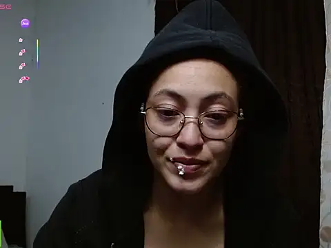 Snapshot of Olivia_Bright chatting on 06-19-26, 01:54 Olivia Bright online show from 06-19-26, 01:54