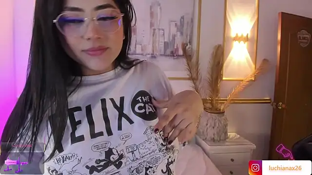 lucy26  online show from 01-18-25, 05:20