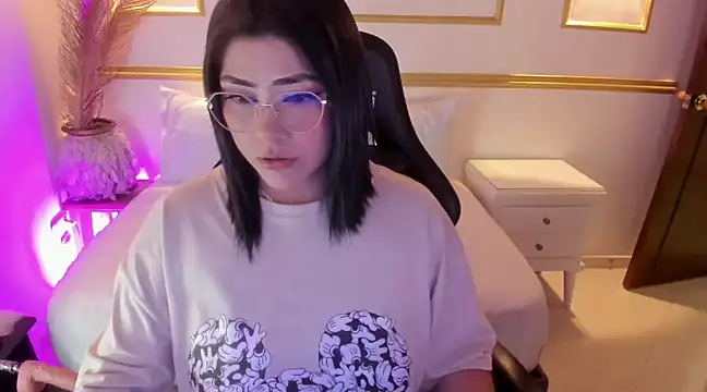 lucy26  online show from 03-11-25, 08:30