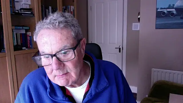 Snapshot of Oldpistolpete chatting on 01-13-25, 02:32 Oldpistolpete online show from 01-13-25, 02:32