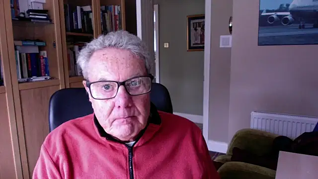 Snapshot of Oldpistolpete chatting on 02-18-25, 03:43 Oldpistolpete online show from 02-18-25, 03:43