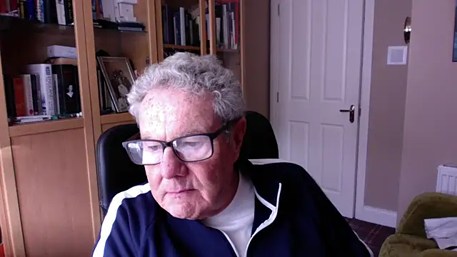 Snapshot of Oldpistolpete chatting on 03-04-25, 03:04 Oldpistolpete online show from 03-04-25, 03:04