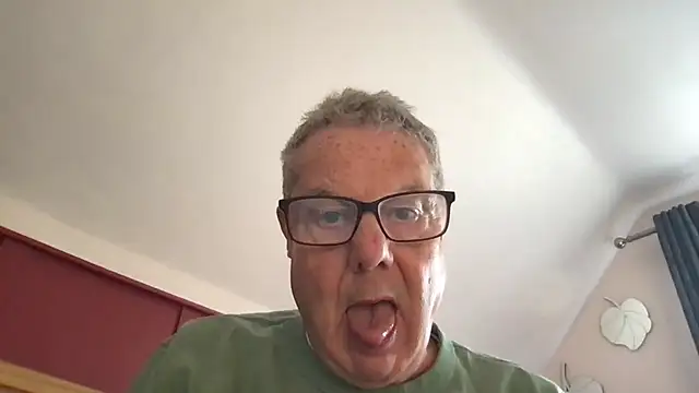 Snapshot of Oldpistolpete chatting on 03-14-25, 05:02 Oldpistolpete online show from 03-14-25, 05:02