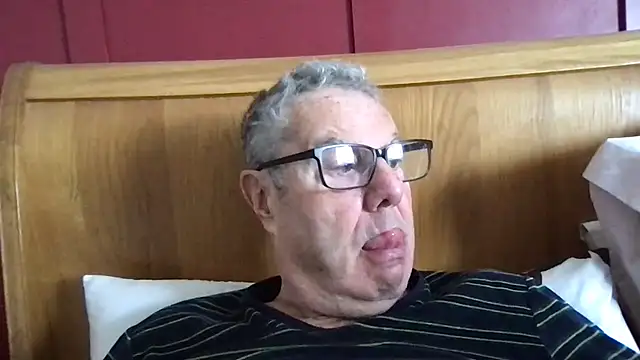 Snapshot of Oldpistolpete chatting on 03-21-25, 09:45 Oldpistolpete online show from 03-21-25, 09:45