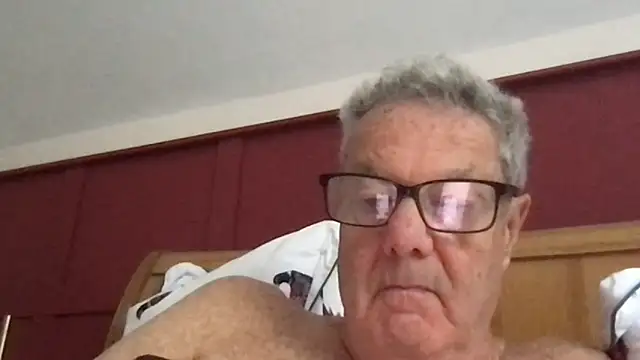 Snapshot of Oldpistolpete chatting on 09-19-25, 09:00 Oldpistolpete online show from 09-19-25, 09:00