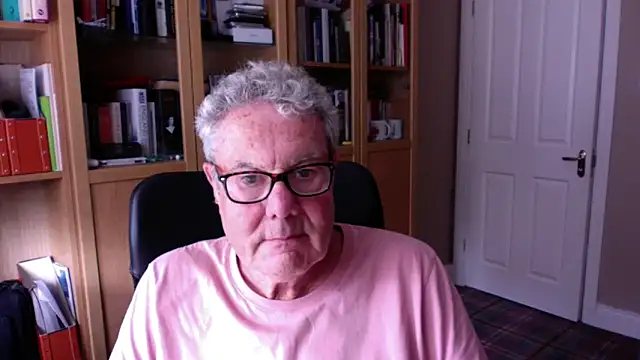 Snapshot of Oldpistolpete chatting on 10-08-25, 01:42 Oldpistolpete online show from 10-08-25, 01:42