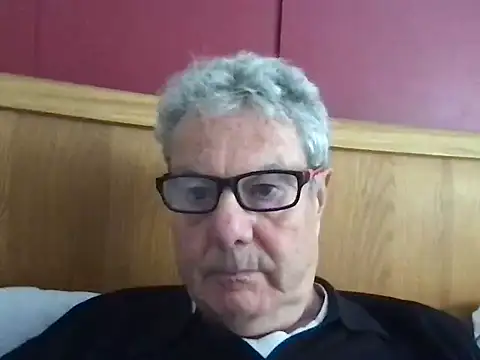 Snapshot of Oldpistolpete chatting on 10-10-25, 11:31 Oldpistolpete online show from 10-10-25, 11:31