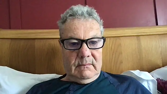 Snapshot of Oldpistolpete chatting on 05-05-26, 08:44 Oldpistolpete online show from 05-05-26, 08:44
