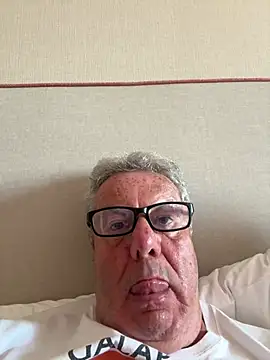 Snapshot of Oldpistolpete chatting on 05-20-26, 09:37 Oldpistolpete online show from 05-20-26, 09:37