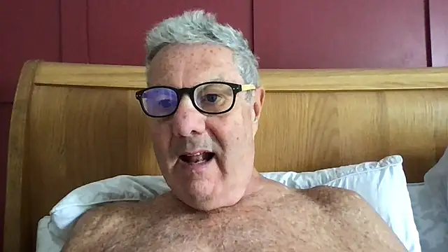 Snapshot of Oldpistolpete chatting on 06-18-26, 09:09 Oldpistolpete online show from 06-18-26, 09:09