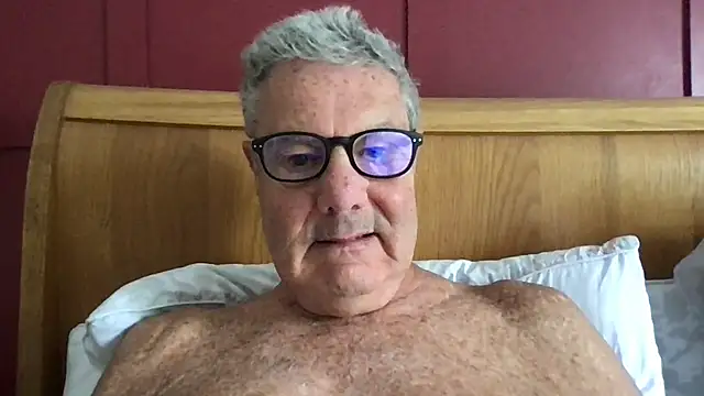 Snapshot of Oldpistolpete chatting on 06-18-26, 09:14 Oldpistolpete online show from 06-18-26, 09:14