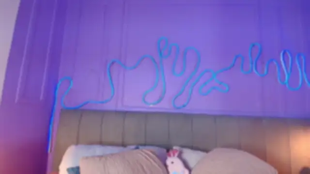 Sofly s online show from 04-21-26, 11:49