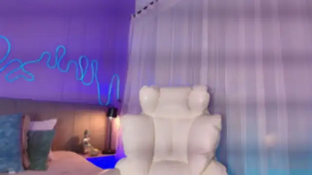 Snapshot of Sofly_s chatting on 05-06-26, 11:48 Sofly s online show from 05-06-26, 11:48