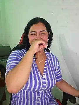 Snapshot of Mary_pinkish chatting on 01-31-25, 11:56 Mary pinkish online show from 01-31-25, 11:56