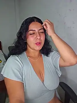 Snapshot of Mary_pinkish chatting on 02-27-25, 01:16 Mary pinkish online show from 02-27-25, 01:16