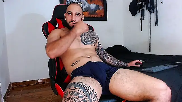 Snapshot of leonidas_18k chatting on 12-15-24, 01:35 leonidas 18k online show from 12-15-24, 01:35