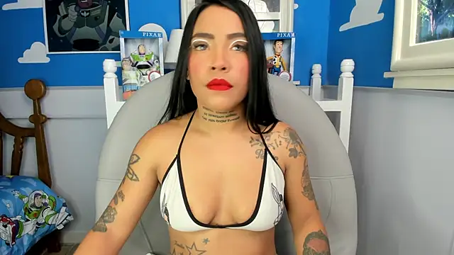 Snapshot of miss_vaiolette chatting on 01-15-25, 02:27 miss vaiolette online show from 01-15-25, 02:27