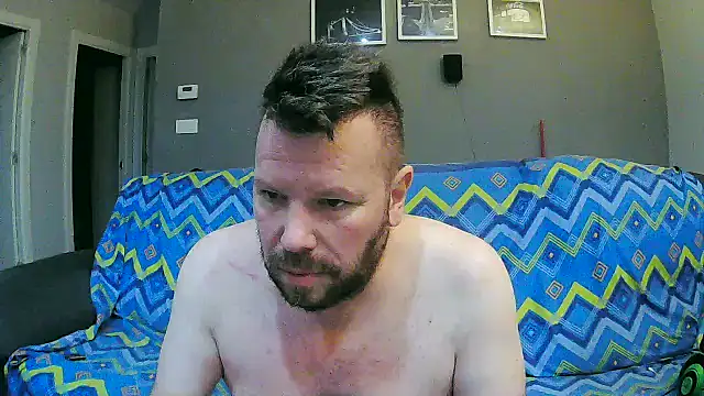 Snapshot of txan9876 chatting on 09-19-25, 10:32 txan9876 online show from 09-19-25, 10:32