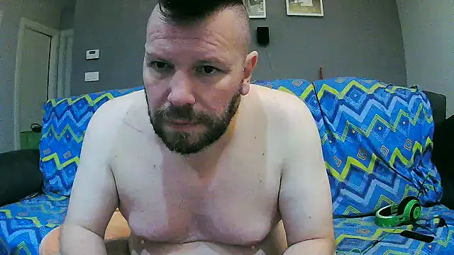 Snapshot of txan9876 chatting on 10-20-25, 12:33 txan9876 online show from 10-20-25, 12:33