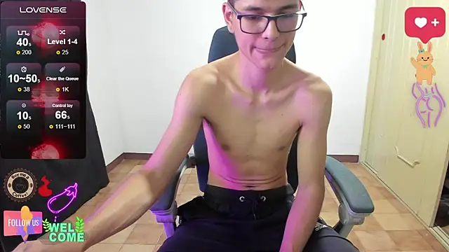 Snapshot of GoldenProject chatting on 12-13-24, 02:43 GoldenProject online show from 12-13-24, 02:43