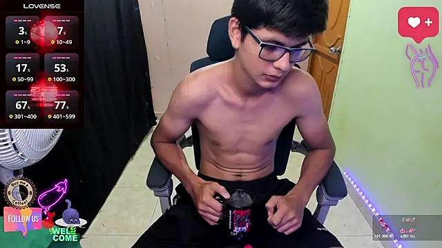 Snapshot of GoldenProject chatting on 10-18-25, 02:25 GoldenProject online show from 10-18-25, 02:25