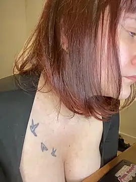 Snapshot of callmelouve chatting on 03-01-25, 02:44 callmelouve online show from 03-01-25, 02:44